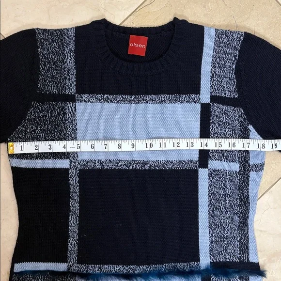 ⭐️ Olsen Navy Block Design Sweater- size 8 - Picture 5 of 8